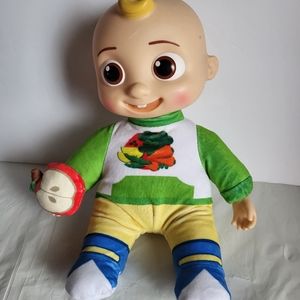 CoComelon Snack Time JJ Plush Doll Apple Sings “Yes Yes Vegetables” Song Phrases